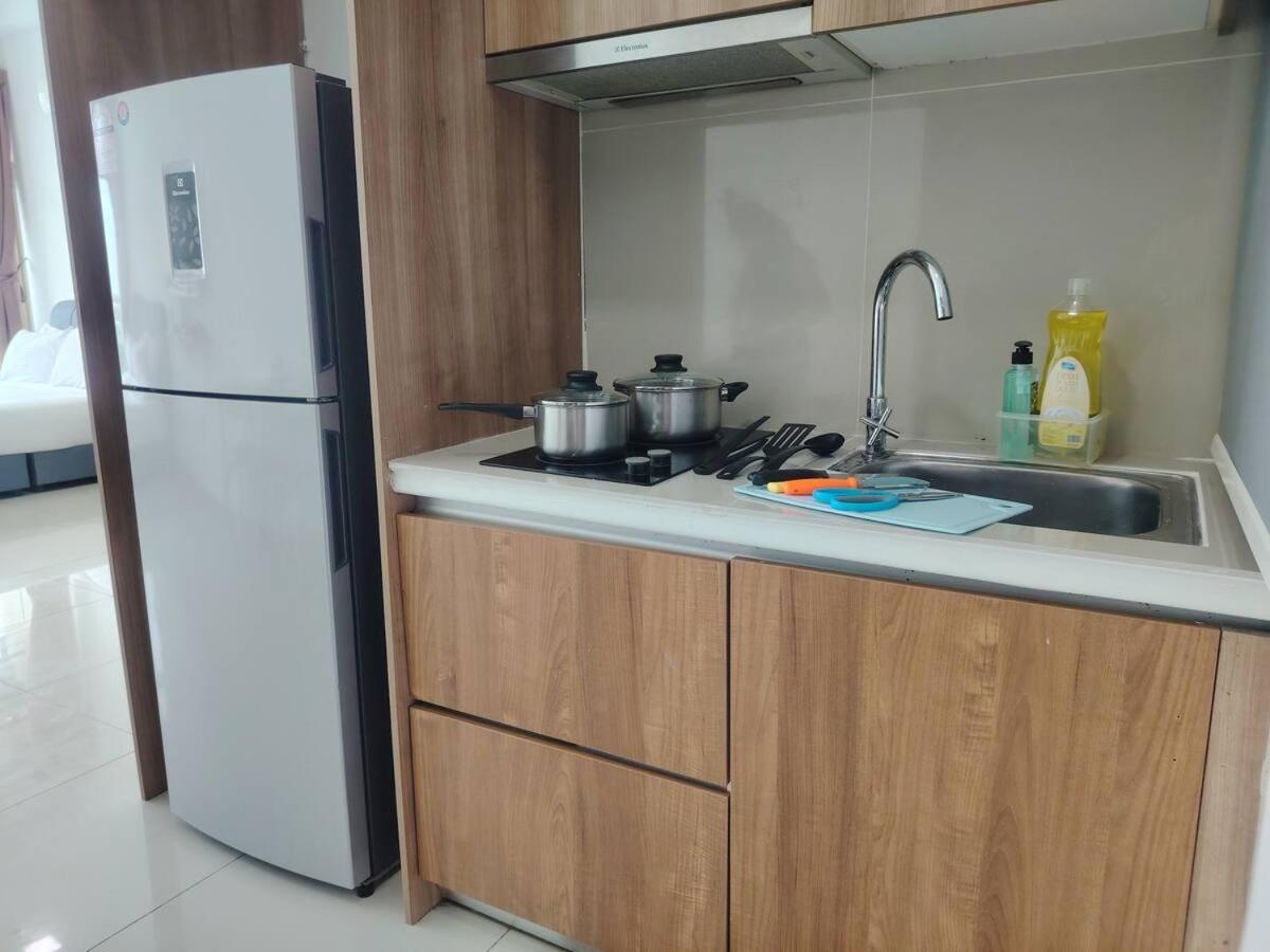 Pangsapuri -lake View-mount Austin Ikea Toppen 10 Mins - C107 *